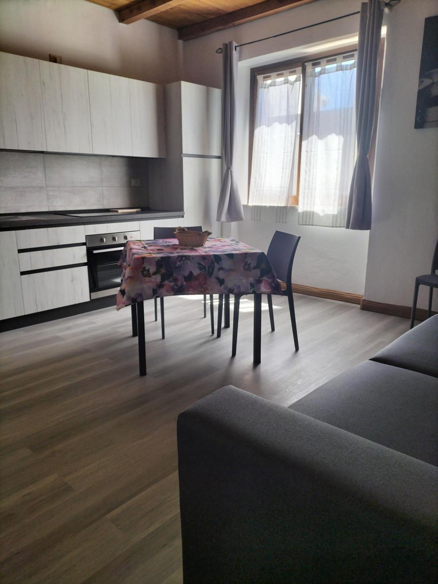 Apartmán The Square Orosei Exteriér fotografie